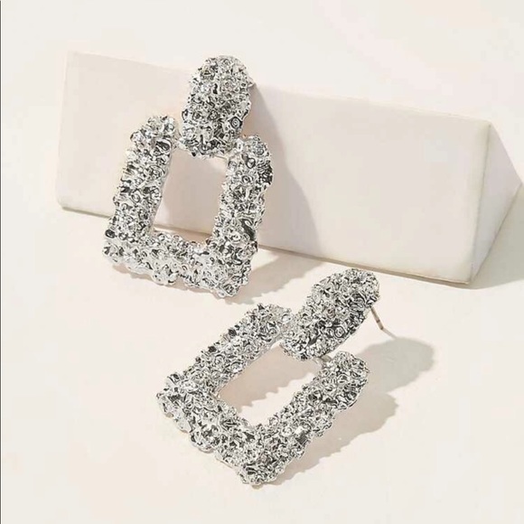 Jewelry - SILVER TEXTURED SQUARE STYLISH DROP EARRINGS